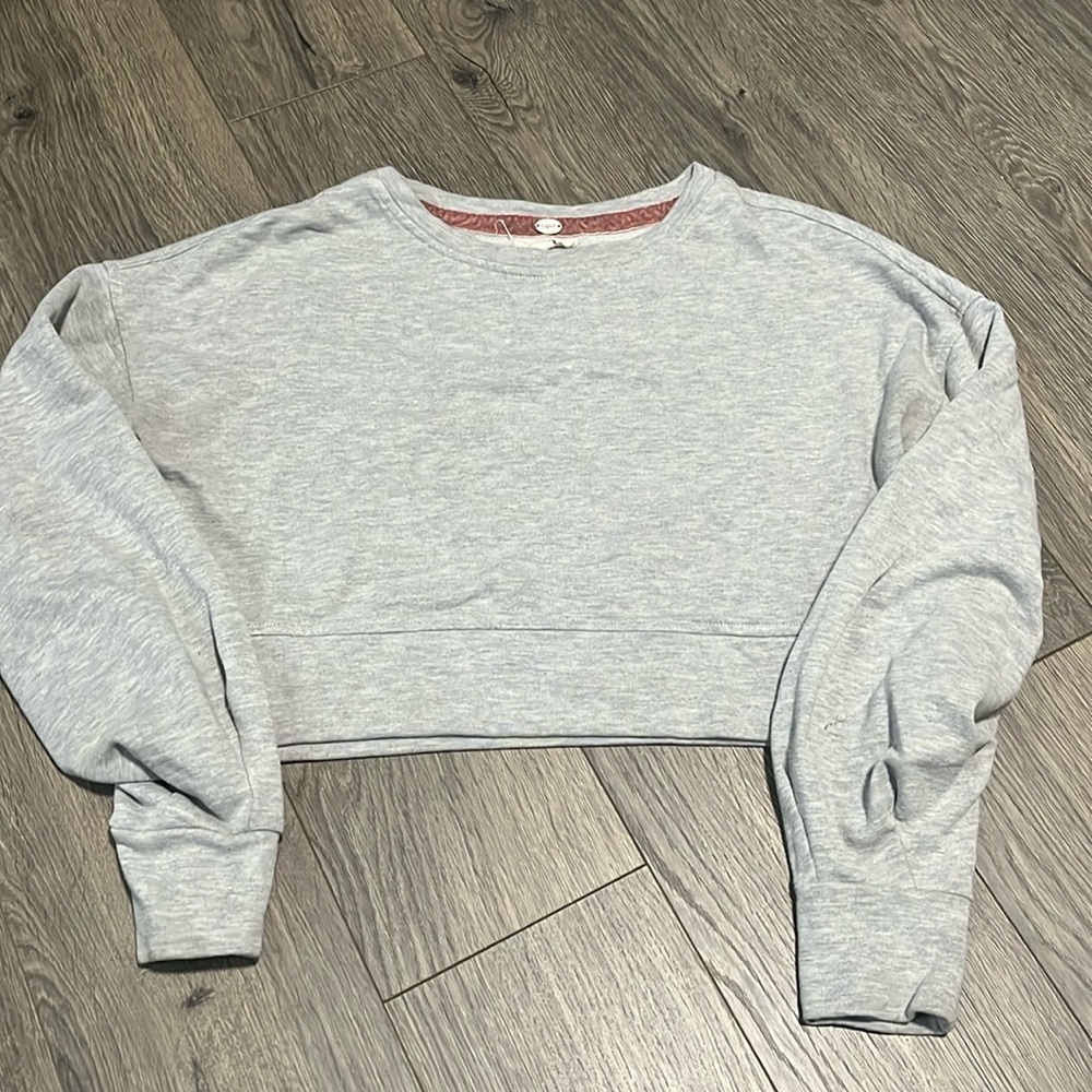 Gray cropped long sleeve